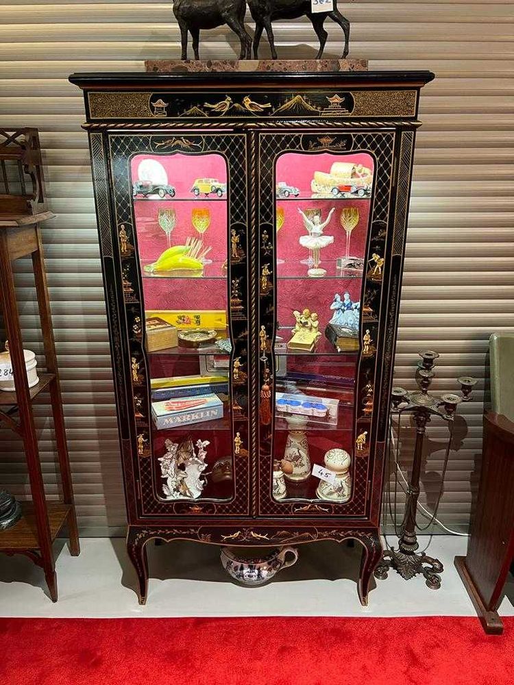 Vitrine Oriental em Ótimo Estado