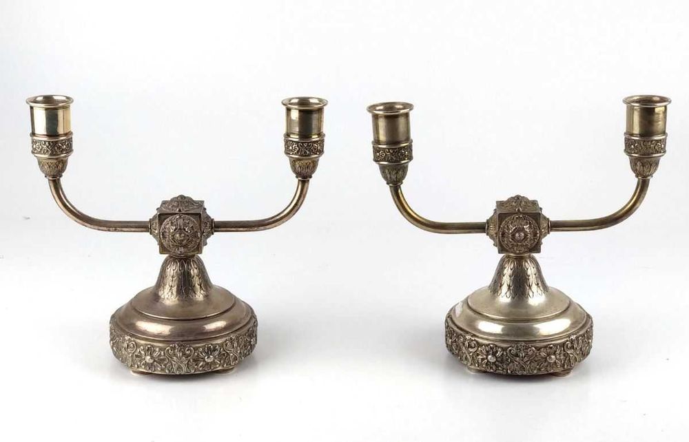 Par de Candelabros de Dois Lumes em Prata Javali