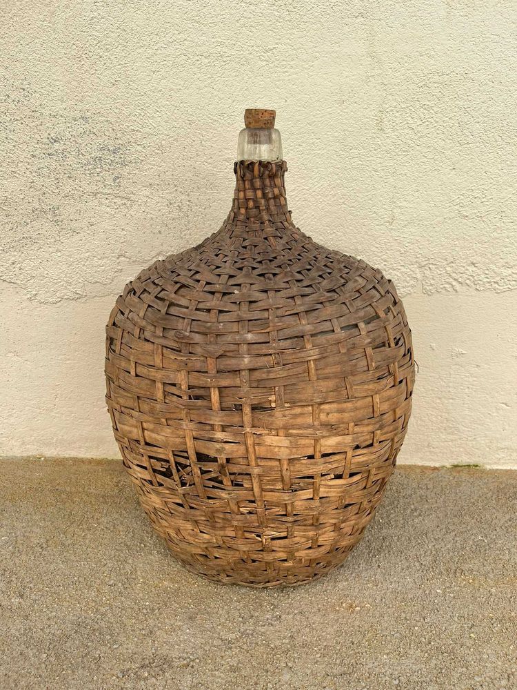 Garrafão antigo empalhado de grandes dimensões