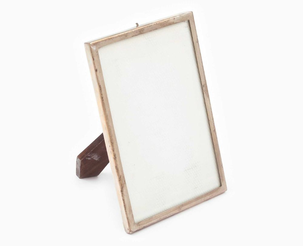 Moldura de mesa em prata