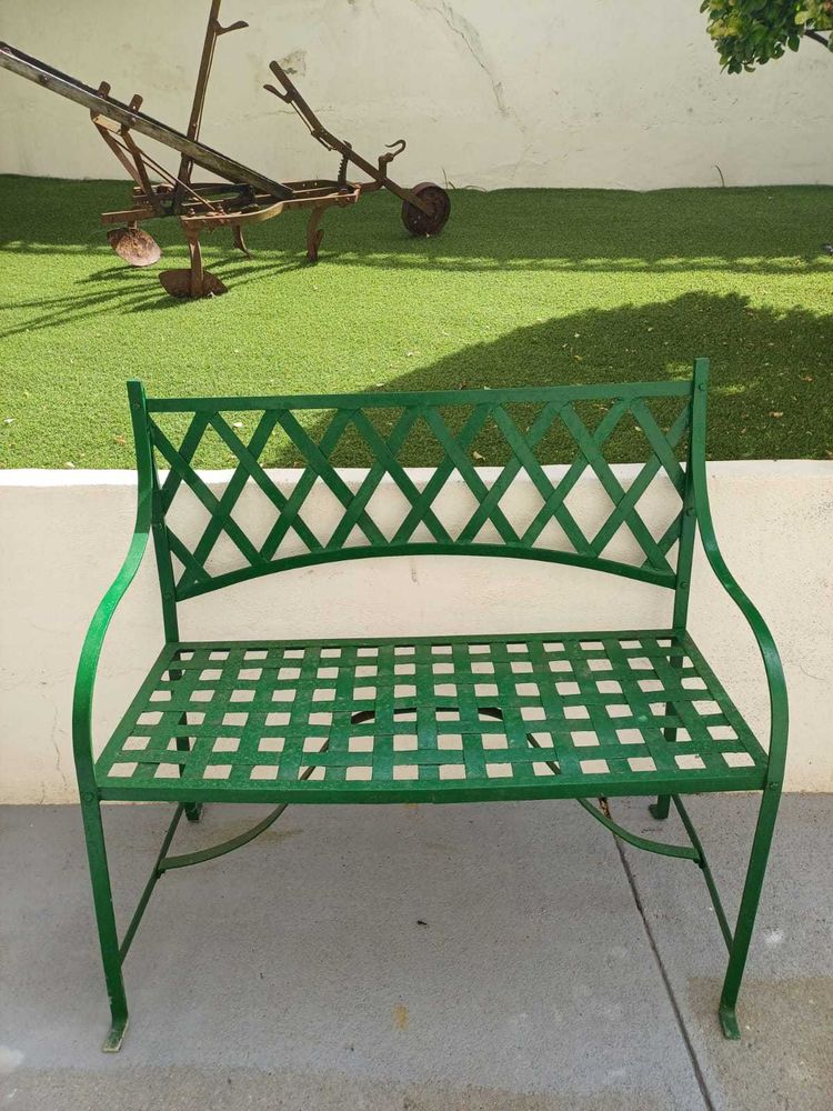 Banco antigo de jardim