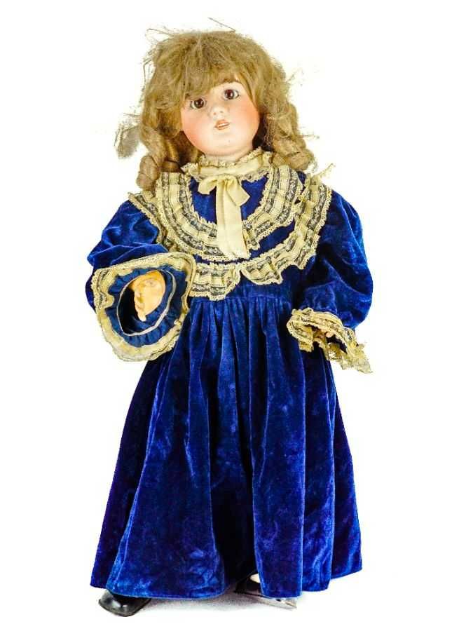 Boneca Antiga Marcada