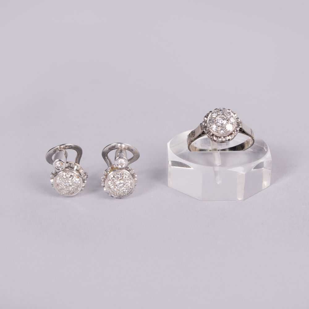 Anel e par de Brincos em Ouro Branco e Diamantes