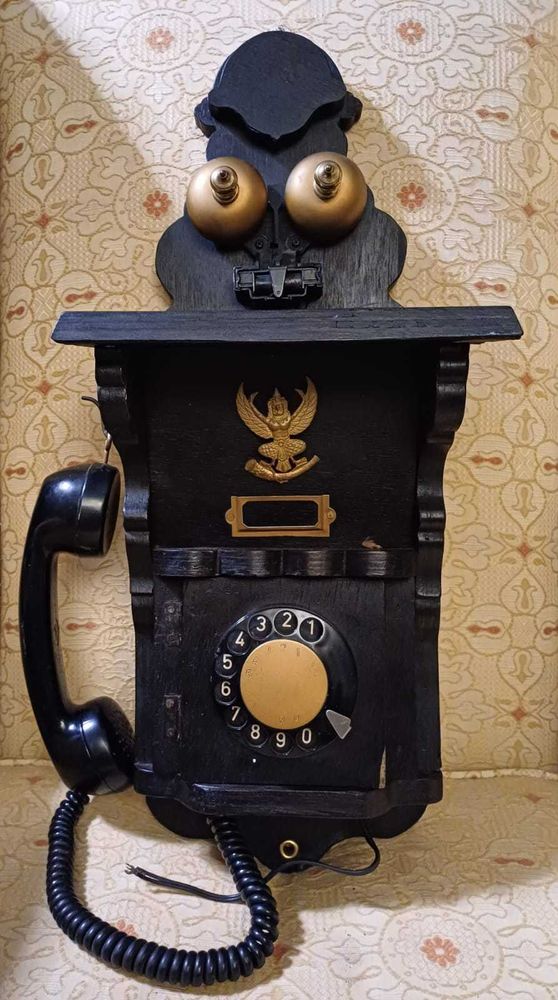 Telefone antigo de parede